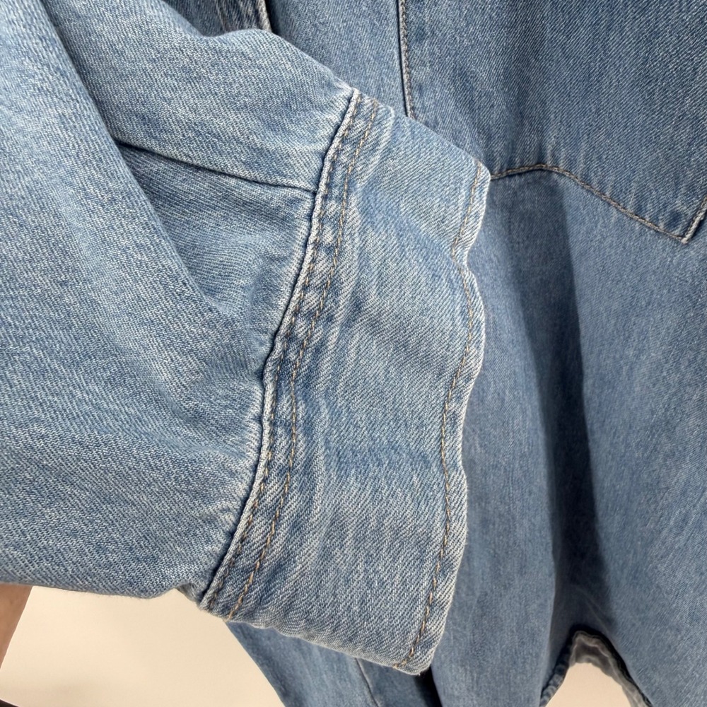 Old Navy Womens 3X Blue Denim Button Down Shirt Oversized Long Sleeve Shacket - Picture 4 of 5